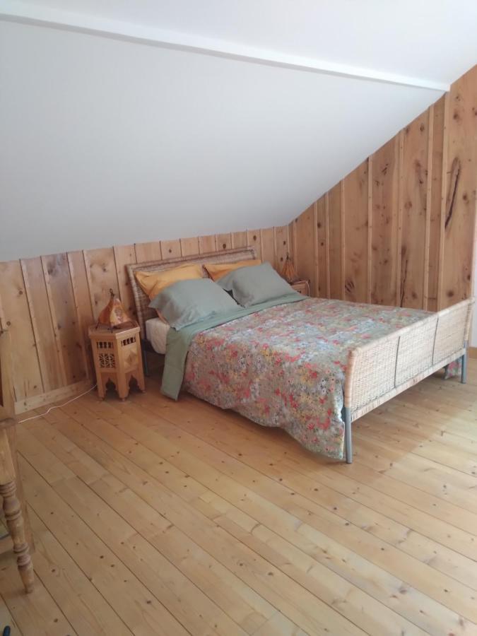 Les Dames De La Saugiat Bed & Breakfast Le Fied Exterior photo