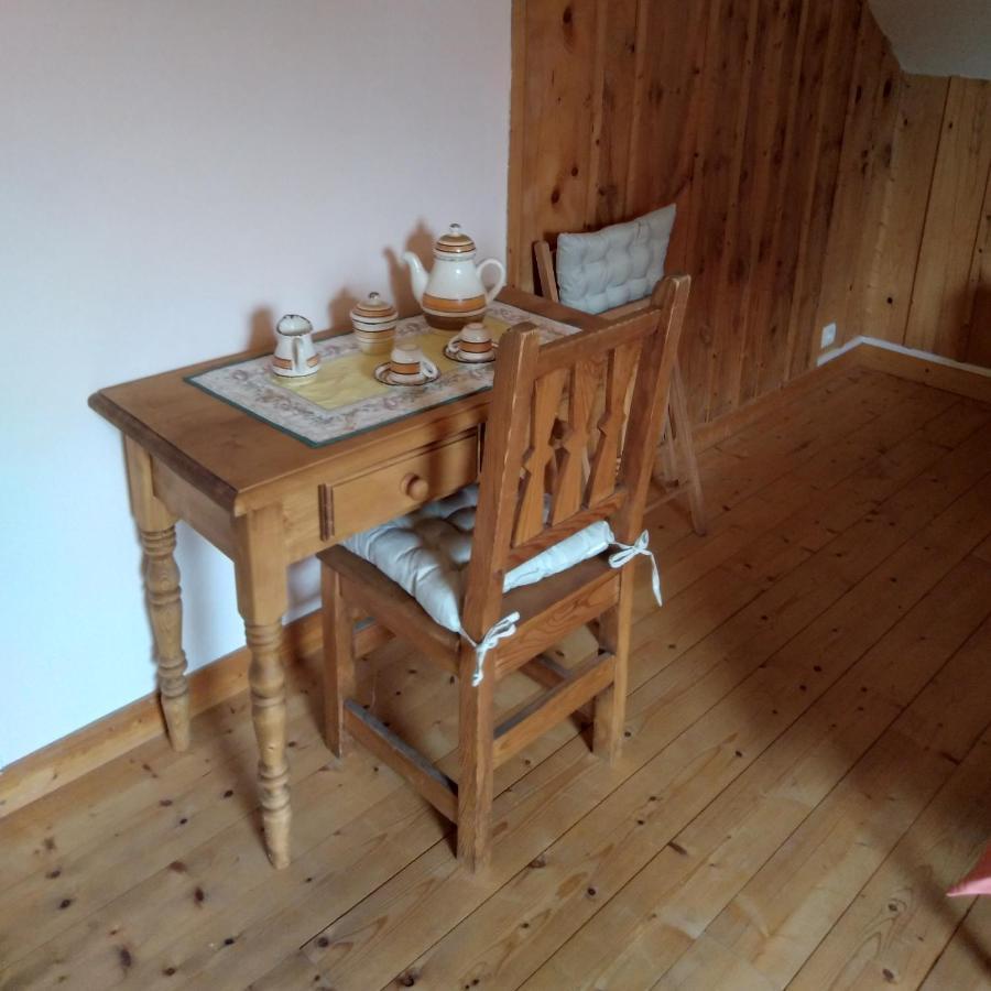 Les Dames De La Saugiat Bed & Breakfast Le Fied Exterior photo