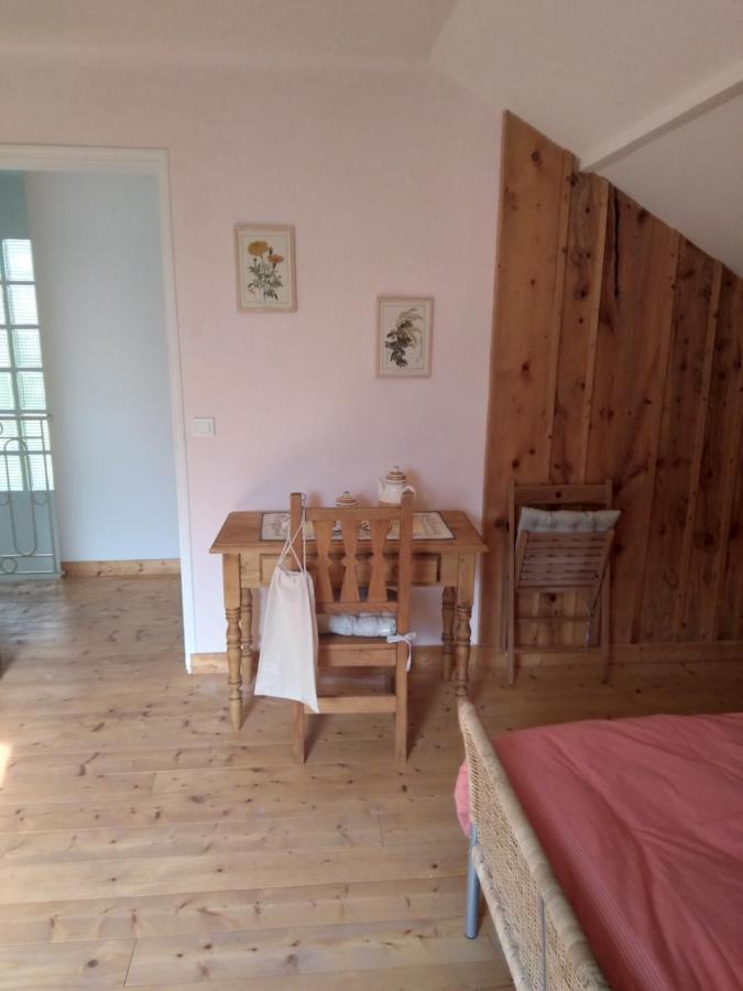 Les Dames De La Saugiat Bed & Breakfast Le Fied Exterior photo