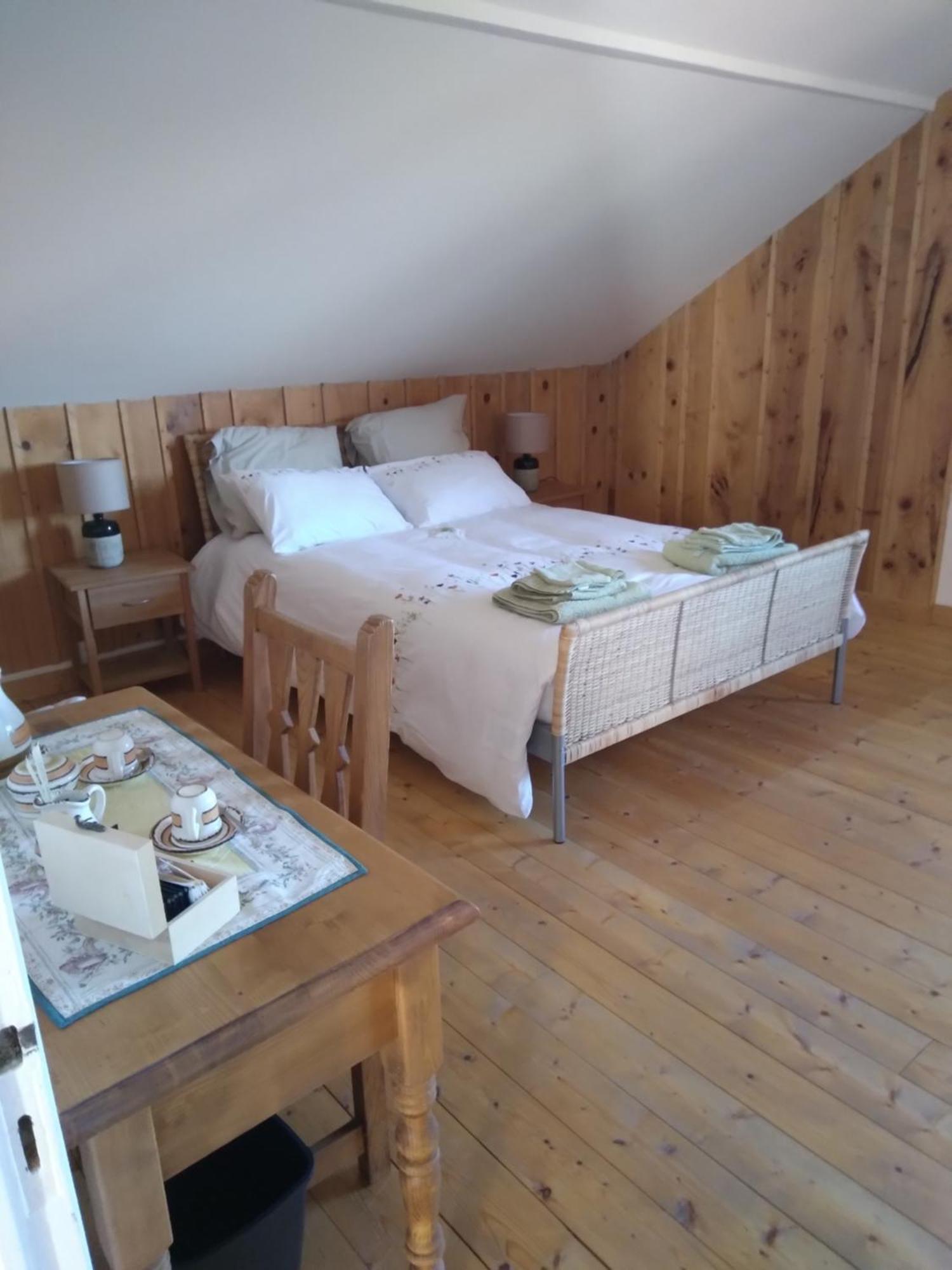 Les Dames De La Saugiat Bed & Breakfast Le Fied Exterior photo